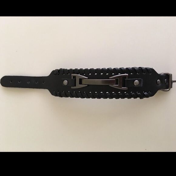 Men’s Black or Brown Leather Adjustable Bracelet - Picture 5 of 8